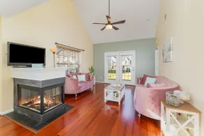 Townhouse near the Airport - Image 2