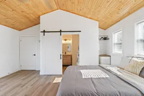 The Cottage House Oceanfront with a Hot Tub - Image 4