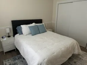 Ideal location - New 3 bedroom home - Image 4