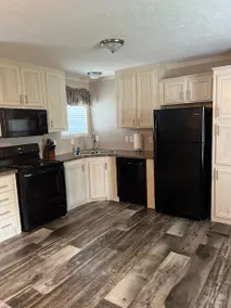 Delightful 2BR Home with Wi-Fi & Laundry - Image 5