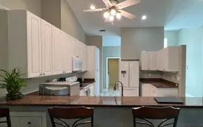 MQT's Spacious 4 bedrooms, 3 bathrooms Home - Image 4