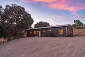 San Marcos Farmhouse - with vineyard trail - Image 2