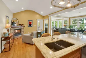 Lake front home, pet friendly, kayaks provided - Image 5