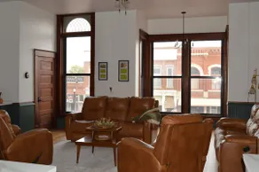 Historic Downtown Apartment - Image 5