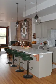 Historic Downtown Apartment - Image 4