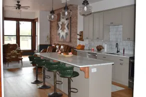 Historic Downtown Apartment - Image 2