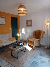 Cozy accommodation with parking - Image 3