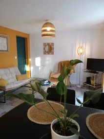 Cozy accommodation with parking - Image 2