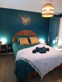 Cozy accommodation with parking - Image 5