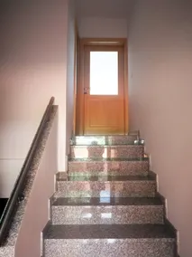 Attic apartment with terrace - Image 2