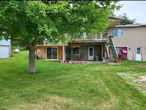 Decorah's Country Comfort Charm - Image 5
