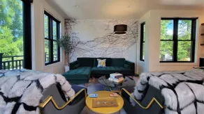 Luxurious Station House Suite A - Image 2