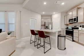 Luxurious 4-Bedroom House Temple - Image 3