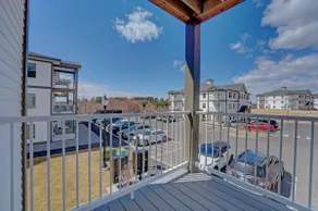 Chic 2BR hideaway | Balcony & WiFi included - Image 3