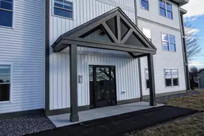 Chic 2BR hideaway | Balcony & WiFi included - Image 3