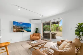 Stylish New Farm Apt w/ Huge Courtyard & 2Car Park - Image 2