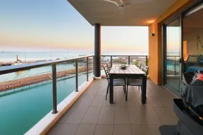 Simply Stunning Darwin Waterfront Retreat - Image 3