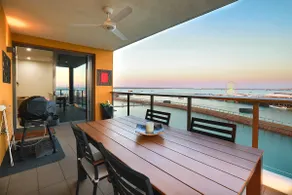 Simply Stunning Darwin Waterfront Retreat - Image 2