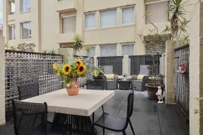 Potts Point Studio Oasis - Image 2