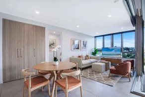 Gabba Oasis - Luxury 3BR Apt & Pool - Image 2