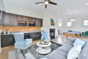 Modern rooftop home in Midtown - Image 5