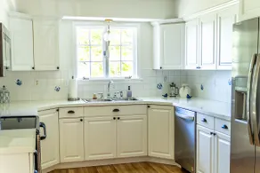 Sunset Cottage: Spacious Home with Game Room - Image 3
