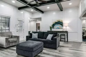 Convenient to everything; sleeps 10 - Image 2