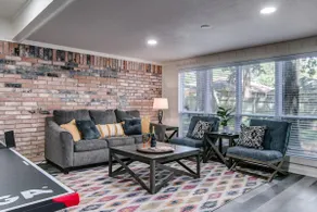 Convenient to everything; sleeps 10 - Image 3