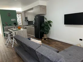 Modern illuminated house with air conditioning 10 minutes from the airport - Image 2