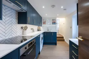Stunning modern space in Hove & free parking - Image 2