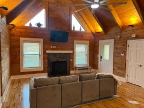 Beautiful log cabin - Image 3