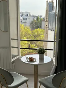 Chic Studio • At the foot of the Nation metro • Paris view - Image 3