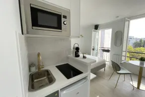 Chic Studio • At the foot of the Nation metro • Paris view - Image 2