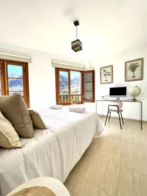 House with a large terrace and views - Image 4