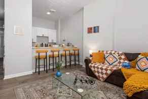 Soulard Gem |Cozy APT| Walk to Downtown STL! - Image 3