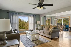 Beautiful driftless area home on private 2 acres - Image 2