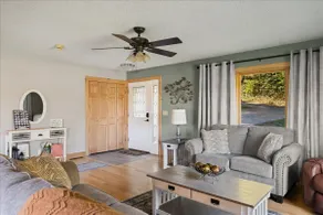 Beautiful driftless area home on private 2 acres - Image 5