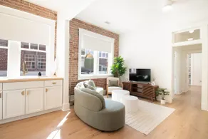 Airy Midcentury Loft in SoMa Downtown - Image 2