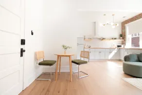 Airy Midcentury Loft in SoMa Downtown - Image 5