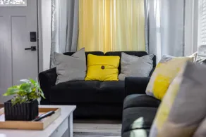 Modern Comforts with 4BD-3BR Sleeps 8 - Image 2