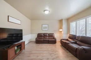 Townhome- 5 Minutes to UVU - Image 2