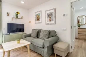 Tranquil 3-bedroom Uptown Apt. - Image 3