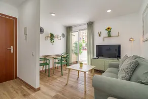 Tranquil 3-bedroom Uptown Apt. - Image 4