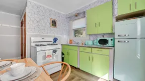 A tropical retreat in Rochester - Image 4