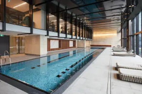 Epic Skyline View From Balcony. Pool, Gym, Jacuzzi - Image 4