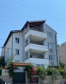 house in Urla İçmeler with sea view close to the beach - Image 3