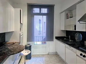 Louis, Spacious & Bright T3 – Private Balcony - Image 5
