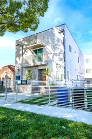 Stunning Mid-City New Home - Modern & Luxe Living! - Image 2