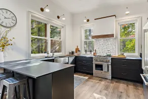New Muskoka Cottage | Private Sauna & Hot Tub  - Image 2