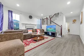 Spacious 5-BD Retreat b/w Disneyland and Universal - Image 4